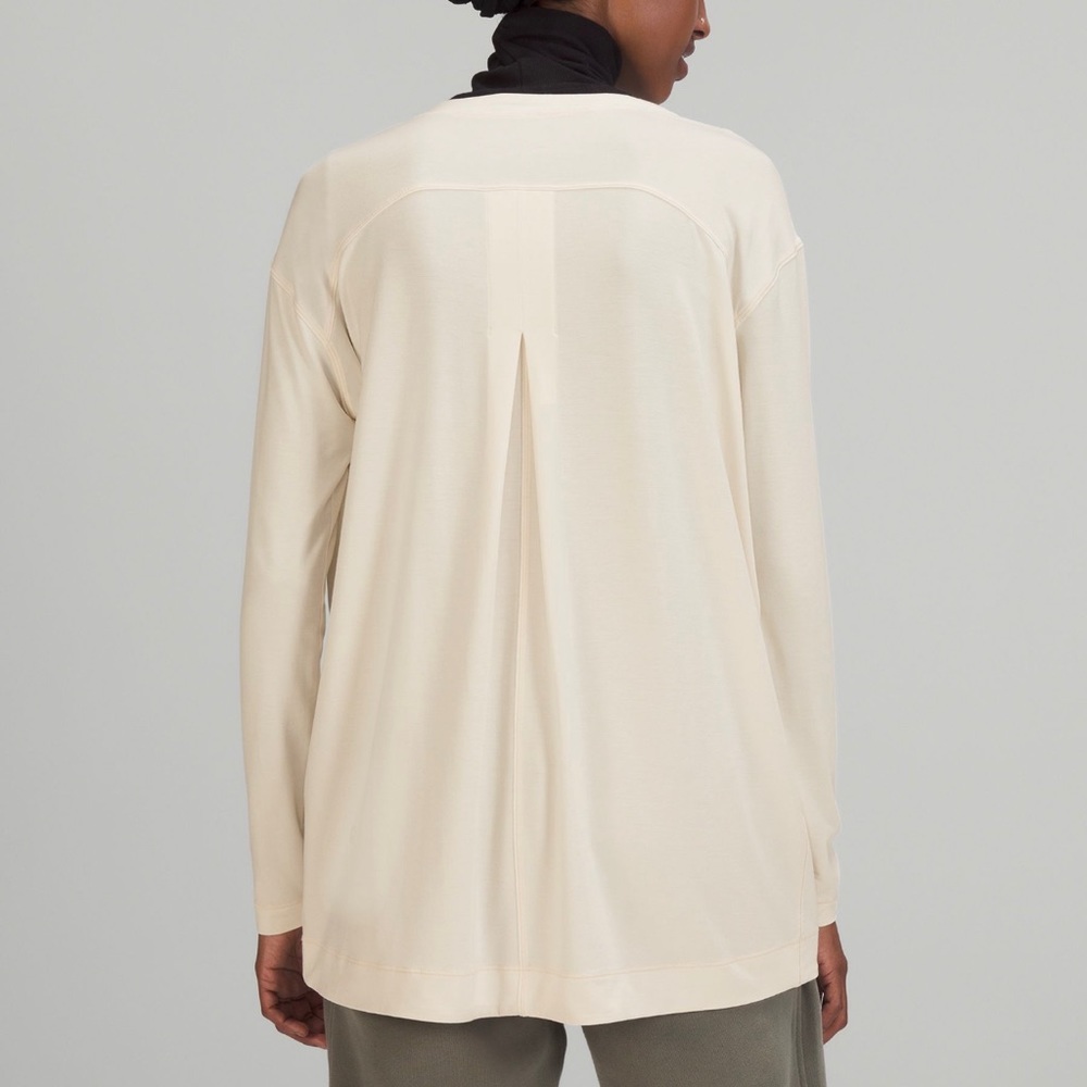 Lululemon Modal Pleated Back Long Sleeve Size 6 in WHTO - Picture 3 of 9